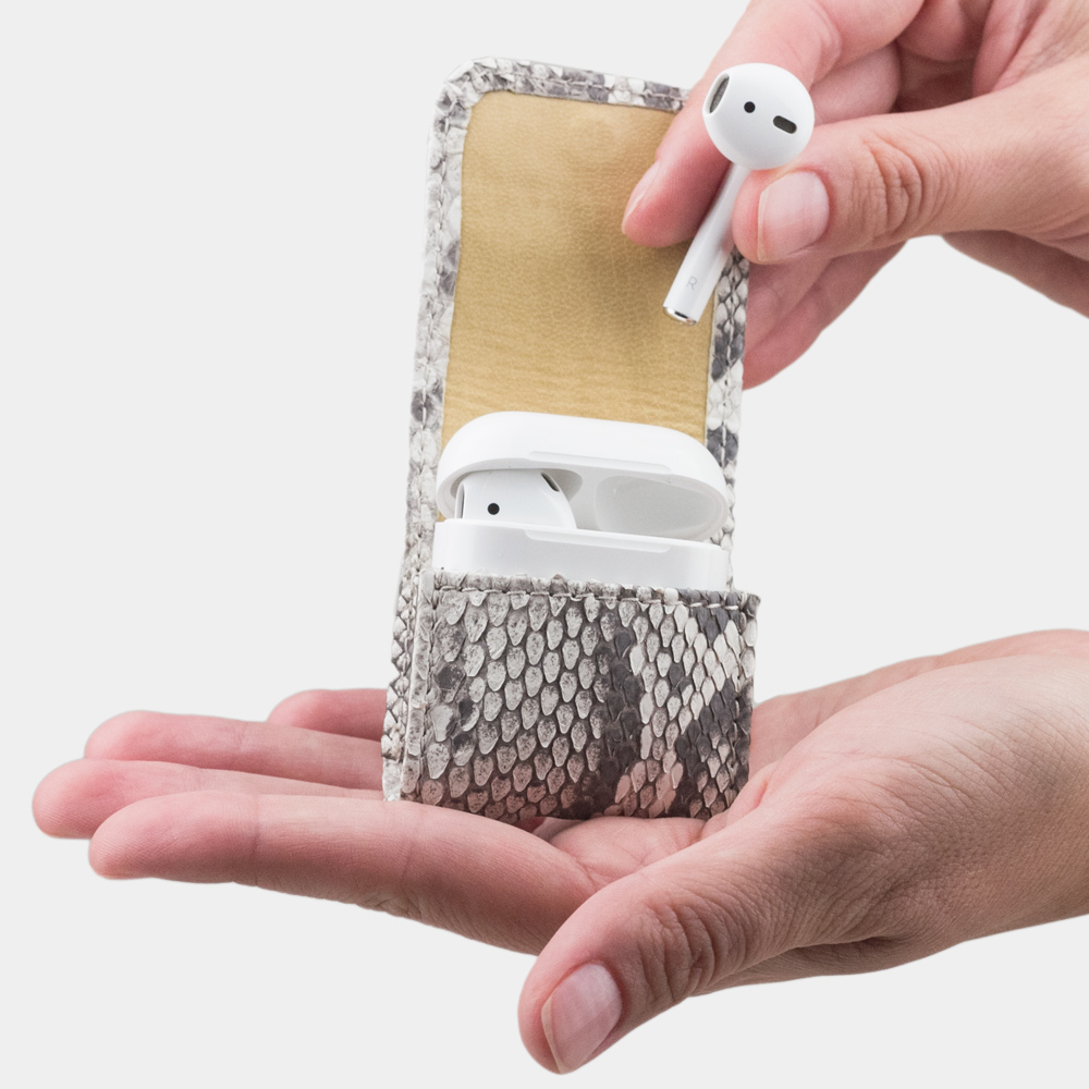 Чехол-держатель для наушников Petit Bisness из натуральной кожи питона серого цвета