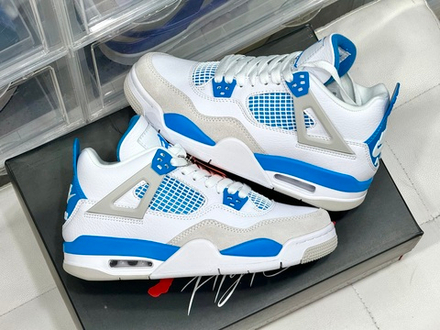 Air Jordan 4 Retro Military Blue