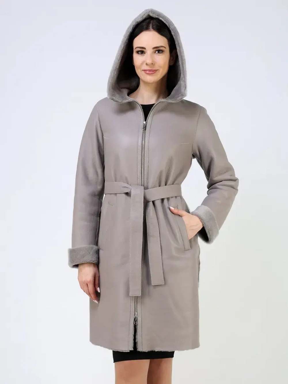 Дубленка зимняя натуральная с капюшоном