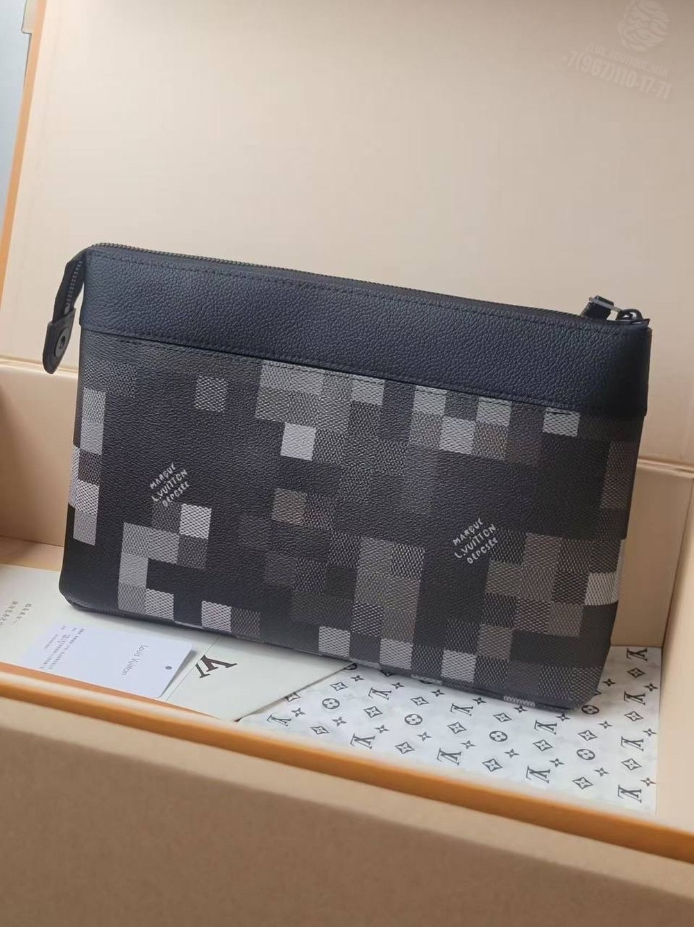 Клатч Louis Vuitton Voyage