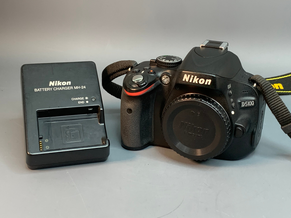 Nikon D5100 Body 38.492 кадров