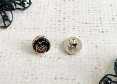 Пуговицы блузочные, d 1,1 см, на ножке