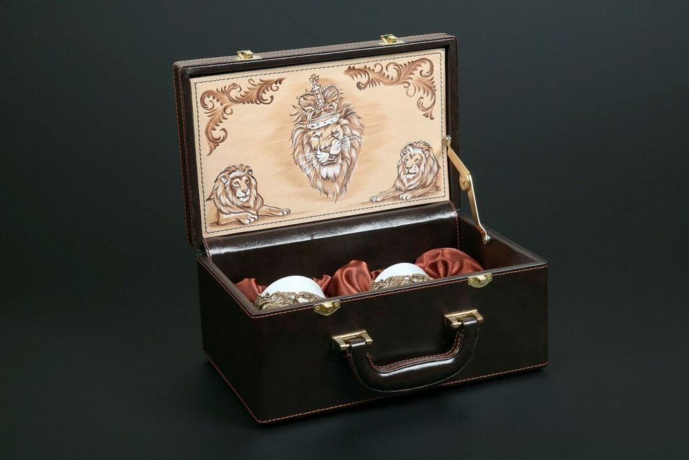 Набор чашек для кофе "Лев Vip" 2шт. в подарочном кейсе с художественным оформлением