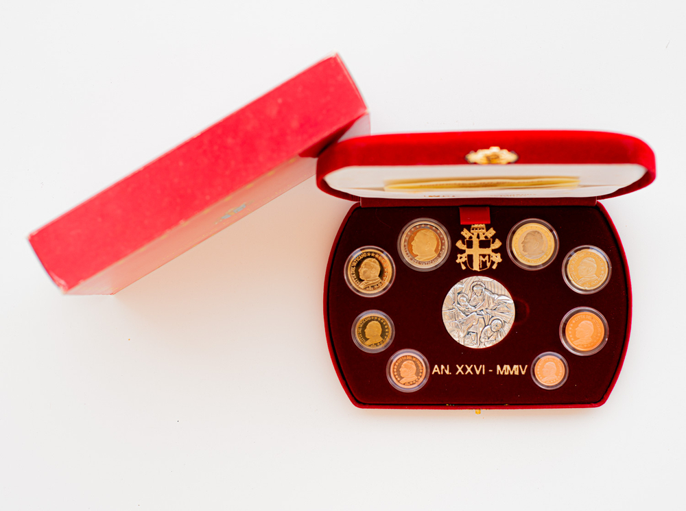 Vatican City 2004 Proof Coin Set – John Paul II with Silver Medal