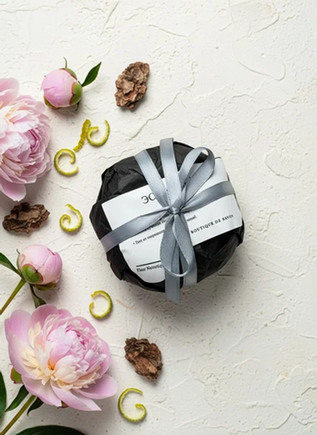 BOUTIQUE DE SAVON Масляная плитка-шайба для тела Бергамот, пион и личи (по мотивам Fleur Narcotique)