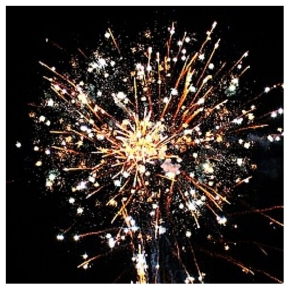 Батарея салютов "Карнавальная ночь" 7 эффектов, 48 зарядов, 40 м