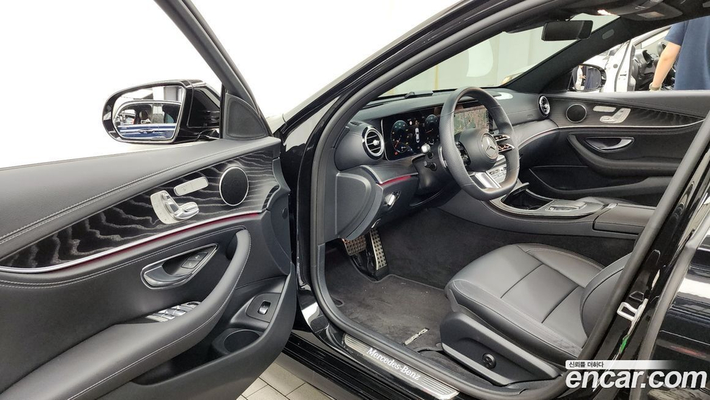 Mercedes-Benz E-Class W213 E220d 4MATIC AMG Line (07.2021)