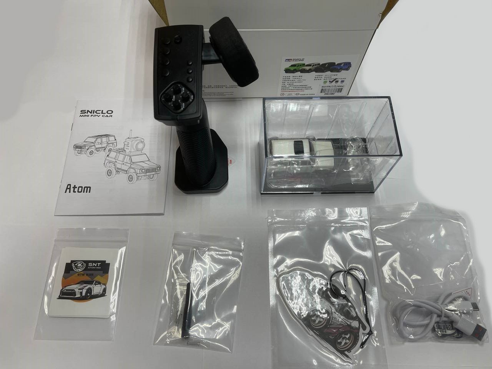 Радиоуправляемый внедорожник Jeep белый c камерой 1:64 4x4 , Набор Sniclo FPV 3015 , Машина+пульт+Очки FPV обновленная модель