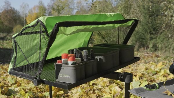 Фидерный стол Feeder Concept Tray Table With Shed: первый тест-драйв