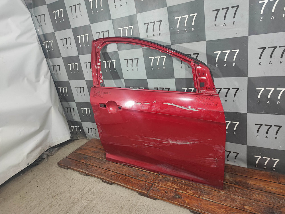 Дверь передняя правая Ford Focus 3 11-19 Б/У Оригинал 2147844