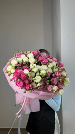 Букет из кустовых роз