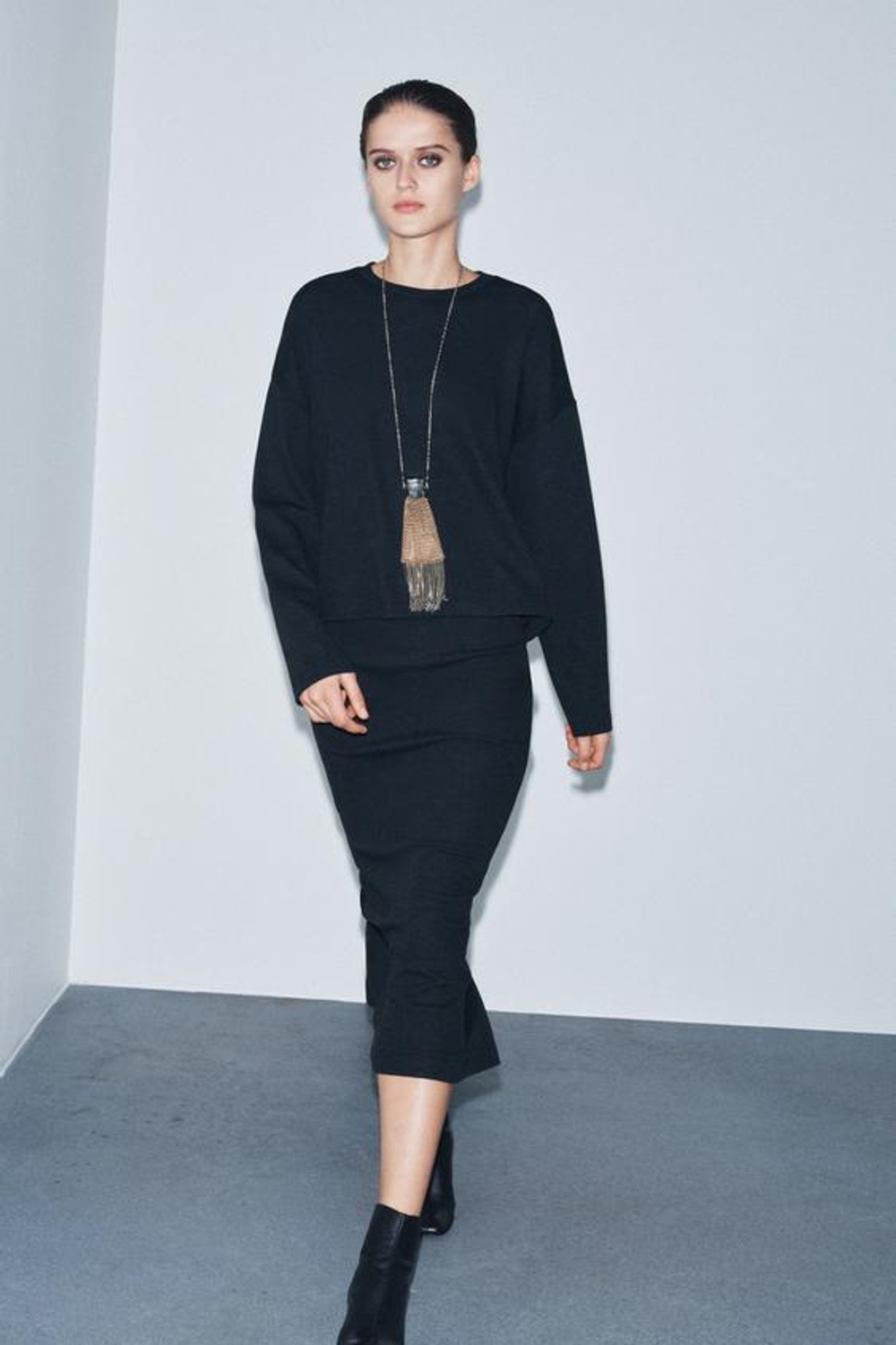 ZARA ЮБКА МИДИ ИЗ МЯГКОЙ ТКАНИ, ЧЕРНЫЙ МЕЛАНЖ