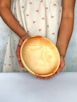 Деревянная сервировочная тарелка из кедра