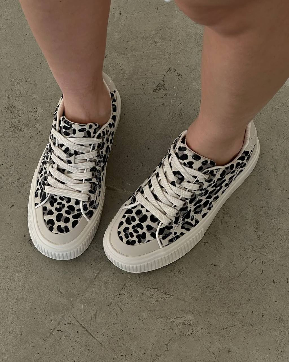 Кеды из эко замши