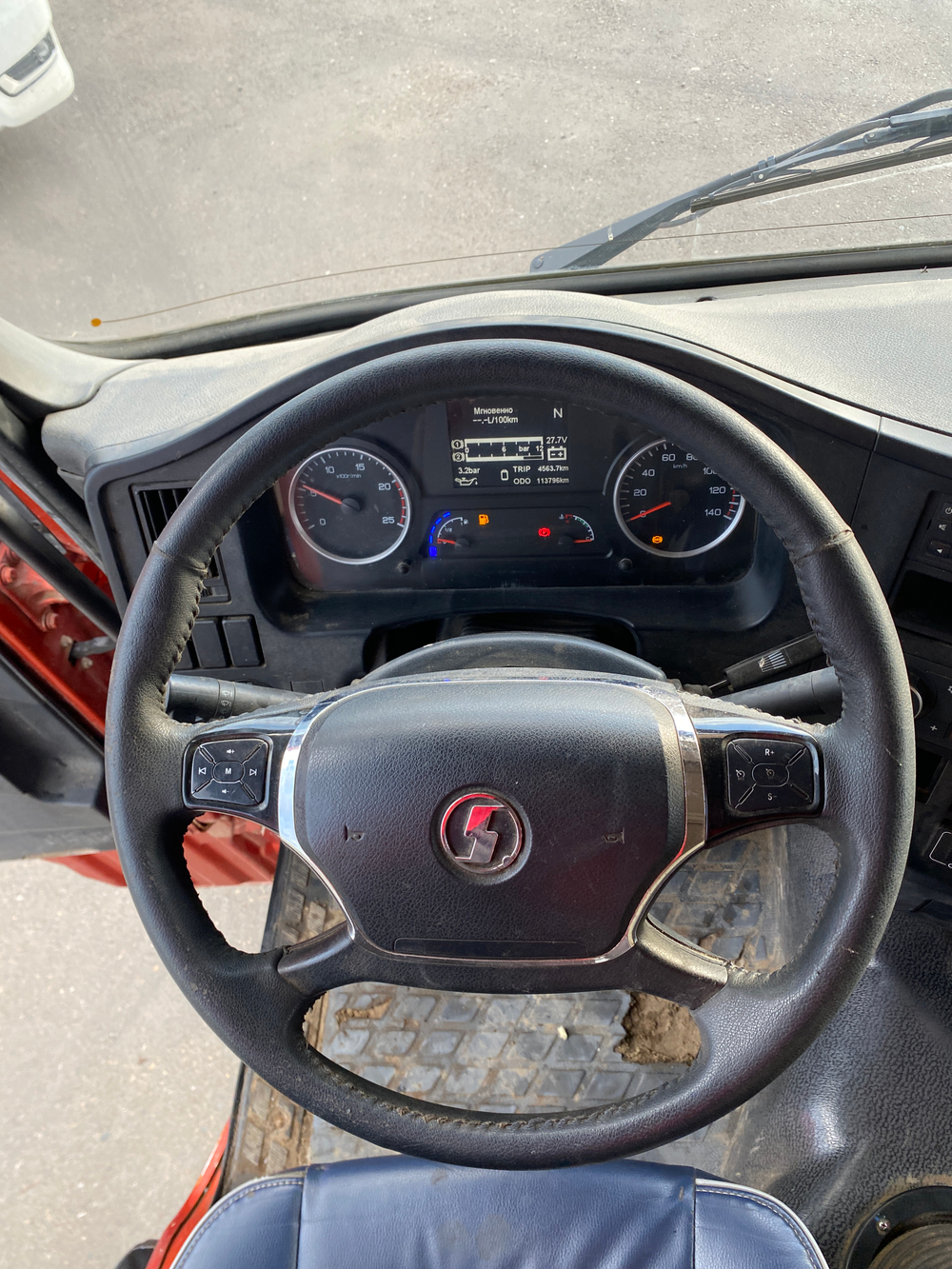 Shacman (Shaanxi) SX* 6x6 Седельный тягач SX42586V385 (Дизельный, 11,6 л, 423 л.с., МТ)