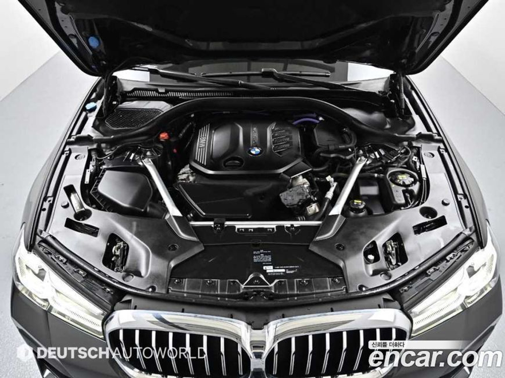 BMW 5 Series (G30) 523d xDrive M Sports (10.2020)