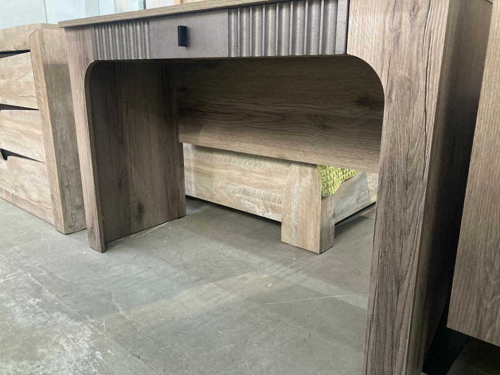 Стол туалетный Ольга-3 Дуб делано серый/сильвер Пэлас