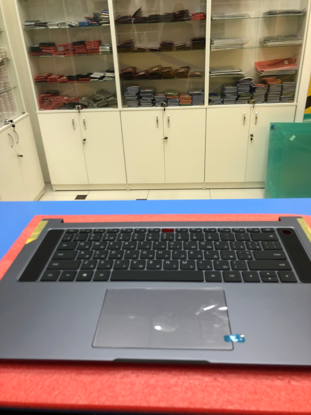 Ноутбук Huawei MateBook D16 (HVY-WAP9) Клавиатура в сборе с корпусом Оригинал