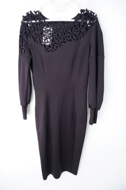 Платье лаконичное с кружевом 46 размер