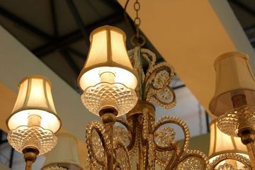 vintage chandelier 03-10 ( by Funky Vintage )