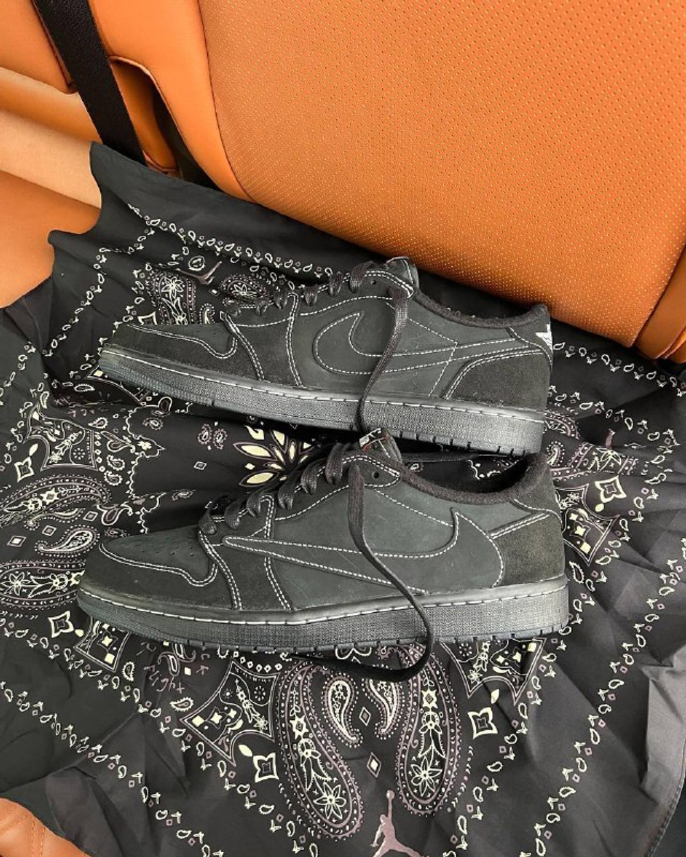 Кроссовки Nike AIR JORDAN 1 TRAVIS SCOTT BLACK PHONTOM