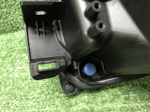 Фара правая Toyota Land Cruiser 300 (2021-н.в.) LED