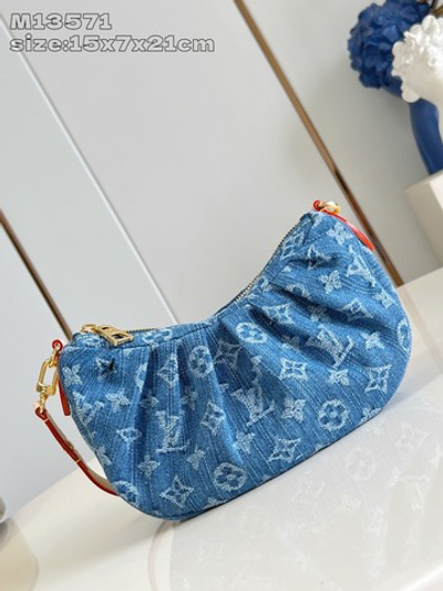 Louis Vuitton Pochette Valley