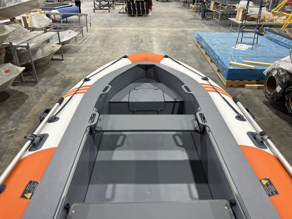 Моторная лодка РИБ Gelium 4300 (высокий борт, пластиковый конус)