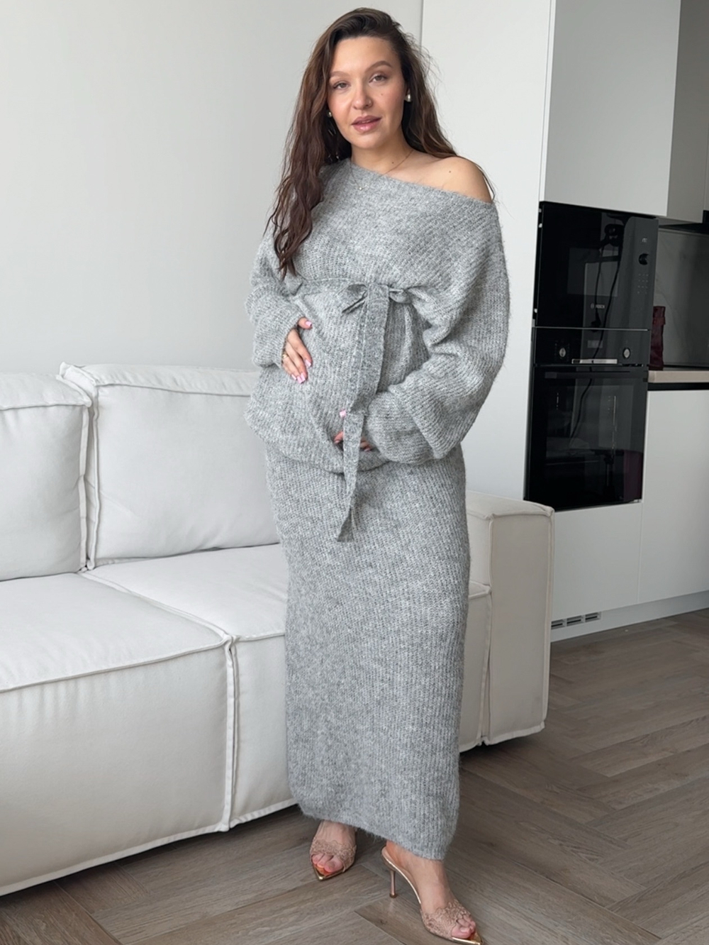 Комплект вязаный, пушистый, длинная юбка и свитер с шарфиком