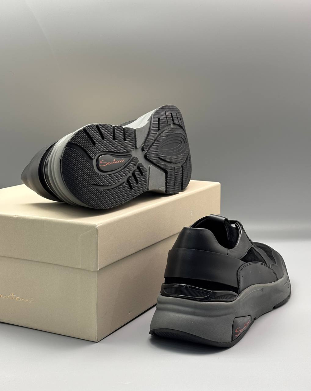 Кроссовки Santoni