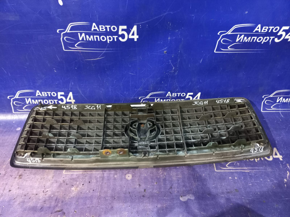 Решетка радиатора TOYOTA PROGRES 1998-2001