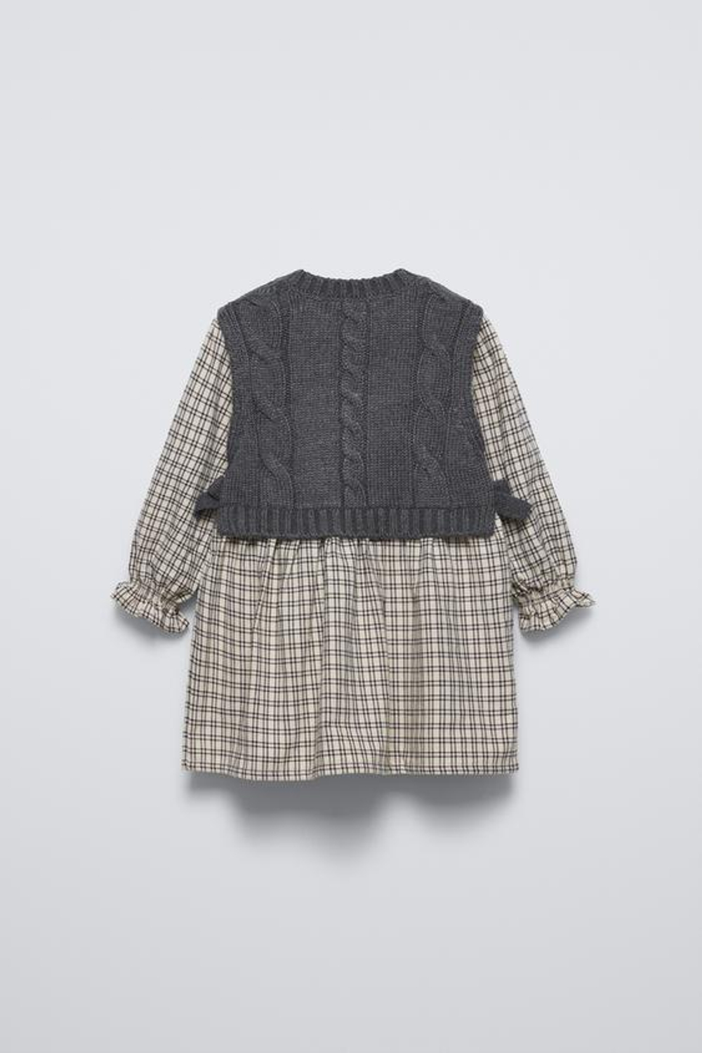 ZARA ПЛАТЬЕ В КЛЕТКУ С КОНТРАСТНЫМ ТРИКОТАЖНЫМ ЖИЛЕТОМ, СЕРЫЙ