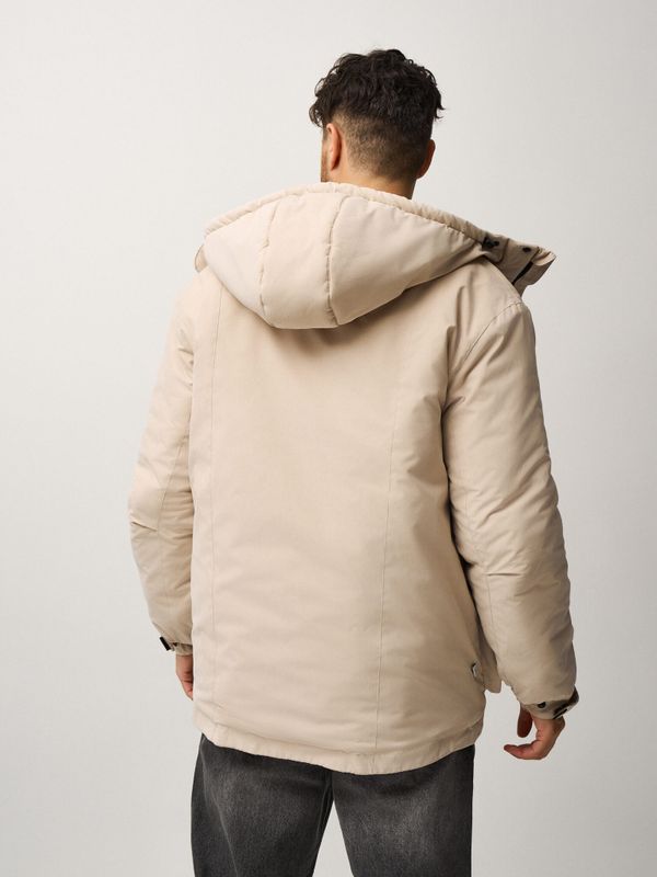 Куртка с объемными карманами зимняя бежевая - фото 2