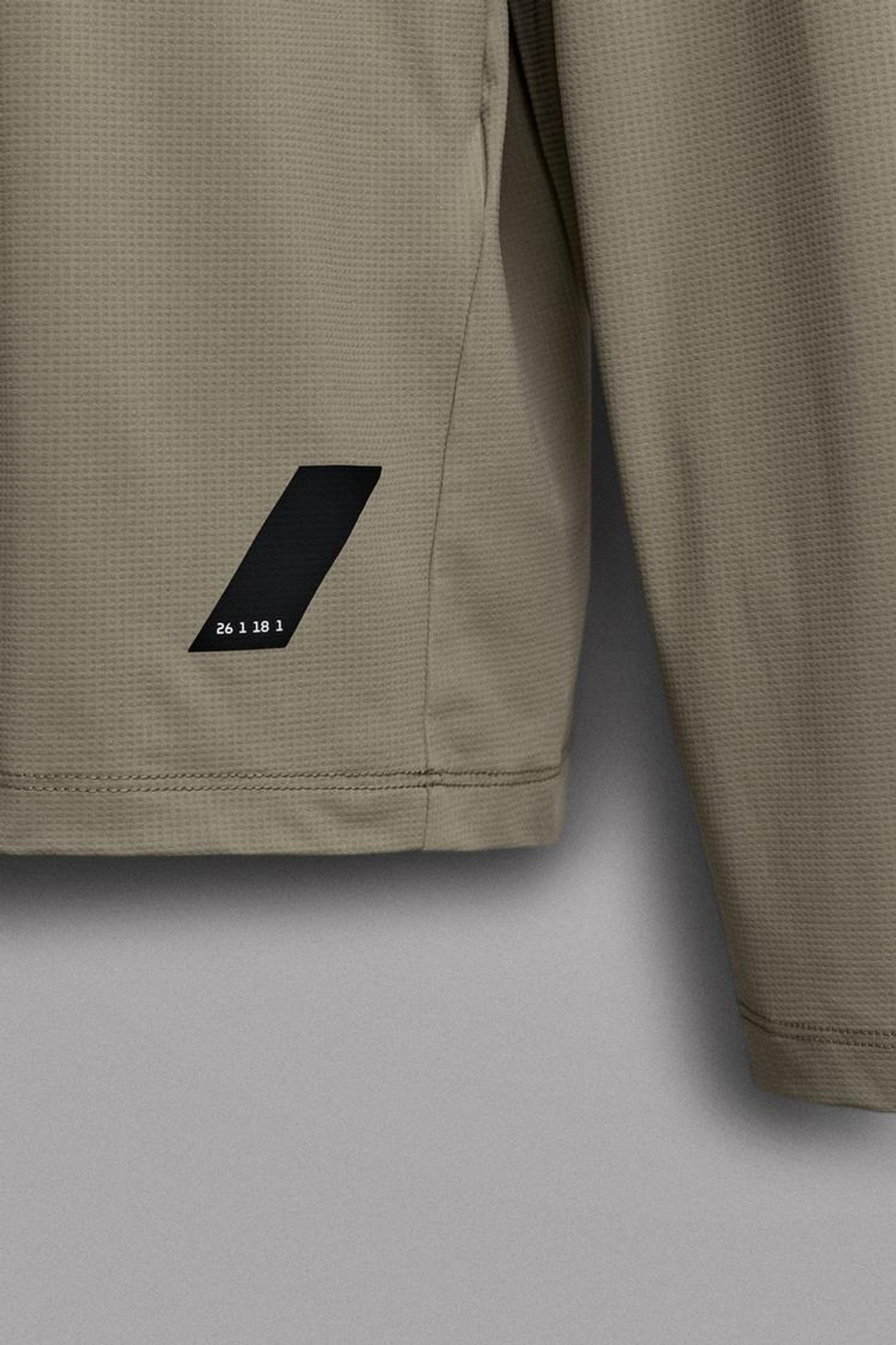 ZARA ФУТБОЛКА С ДЛИННЫМ РУКАВОМ И ГРАФИЧЕСКИМ ПРИНТОМ, СВЕТЛО-СЕРЫЙ