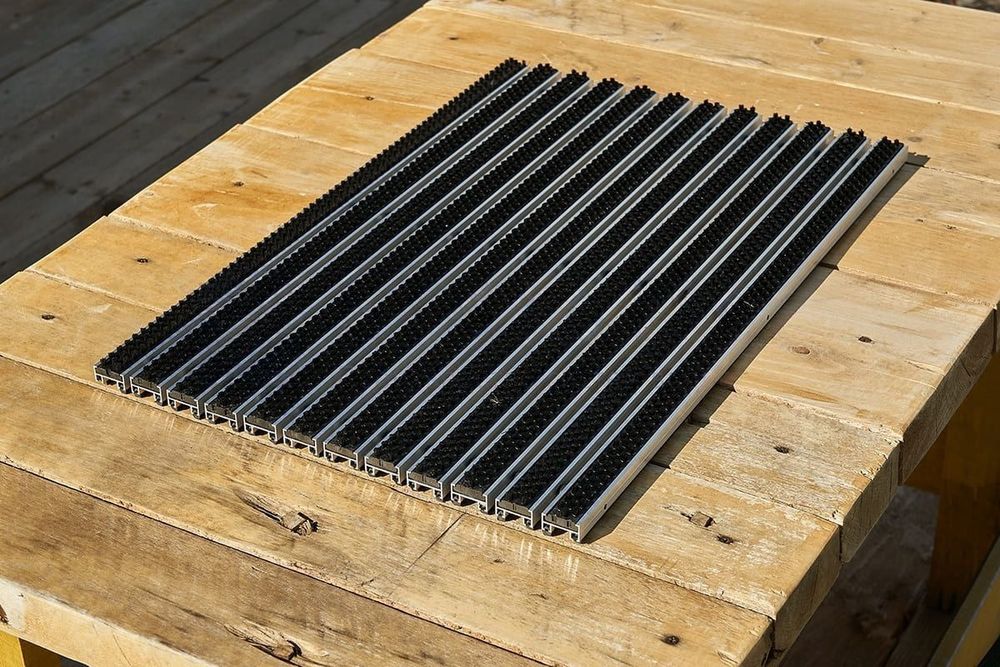 Придверная решетка Gidrolica Step – щетинистая, 390×590 мм