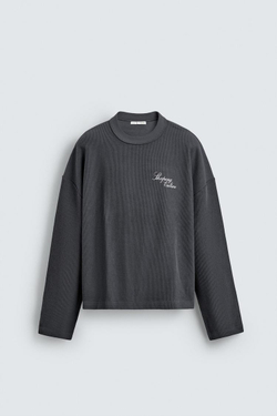 ZARA ТОЛСТОВКА С РЕЛЬЕФНОЙ ТКАНЬЮ И НАДПИСЬЮ, СВИНЦОВЫЙ