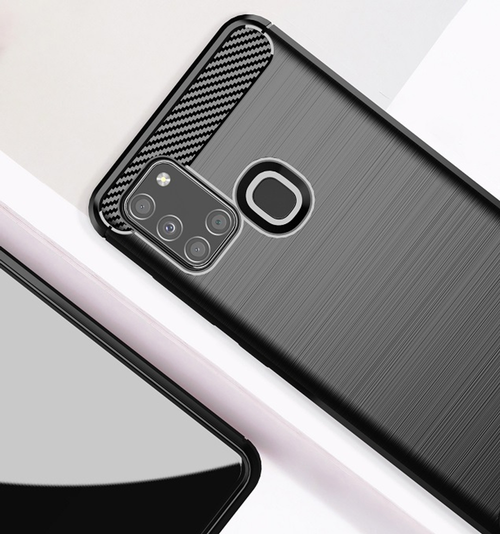 Мягкий чехол черного цвета в стиле карбон на Samsung Galaxy A21S, серия Carbon от Caseport