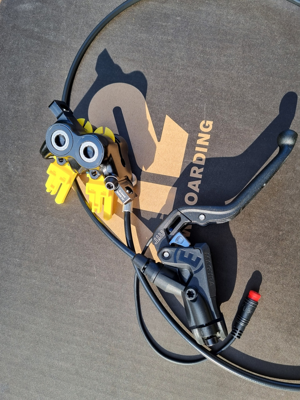 Тормоз Magura MT5E Higo Closer, 4 поршня, для электровелосипедов и электросамокатов