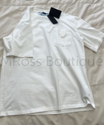 Белая футболка Prada с треугольной нашивкой на грудном кармане