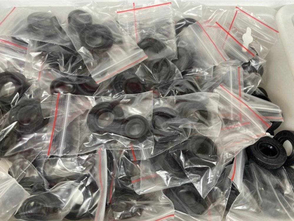 Сальники коленвала для мотокосы / триммера 43-52 куб.см (12х22х7 и 15х30х7) (2 шт. за комплект)