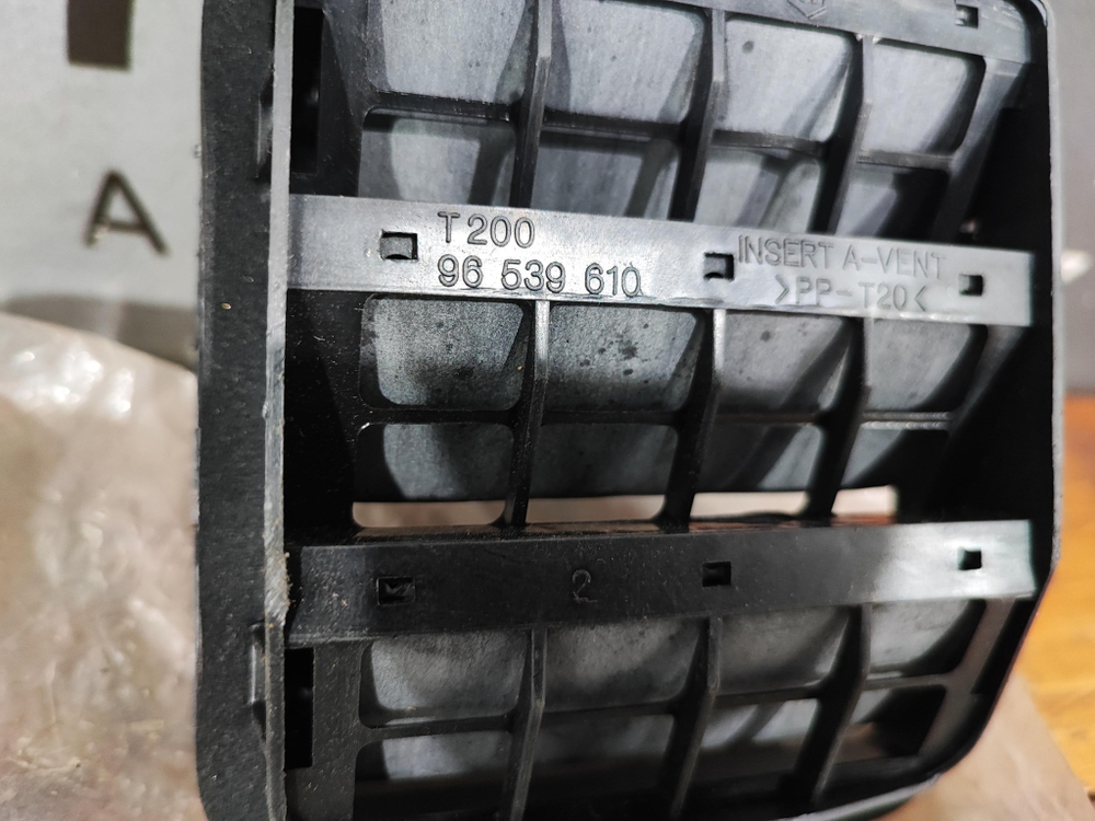 Решетка вентиляционная Chevrolet Aveo 1 03-08 Новое Оригинал 96539610