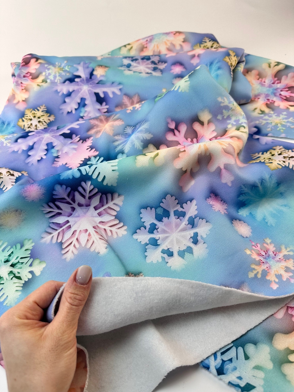 СНЕЖИНКИ - Футер 3-х нитка НАЧЕС КОМПАКТ ПЕНЬЕ СТРИЖЕННЫЙ (нетоварный вид кромки)