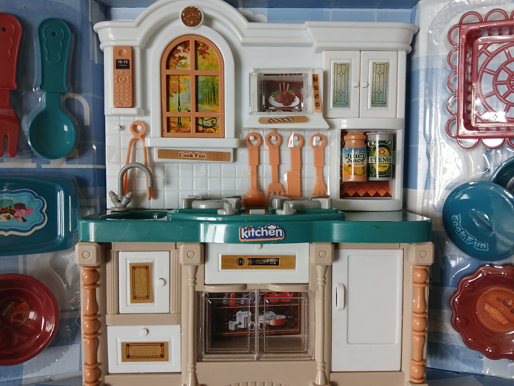Игровой кухонный набор "Счастливая кухня", с музыкой, светом и посудой, высота 27 см