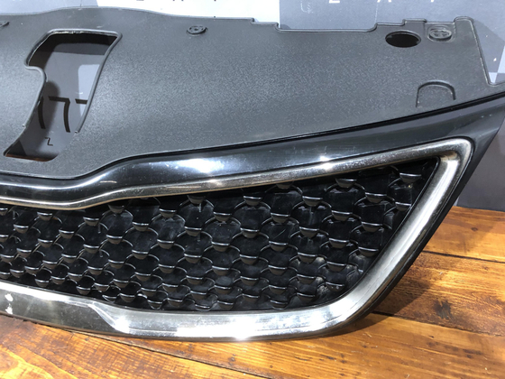 Решетка радиатора Kia Rio 3 (QB) 15-17 Б/У Оригинал 863514Y510