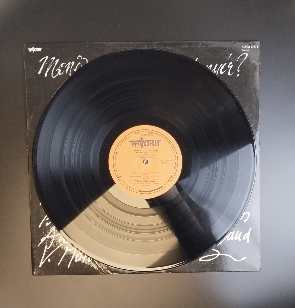 LP Rockzeneszek az ehezo afrikaert. Виниловая пластинка 12 дюймов. Венгрия