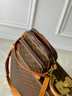 Louis Vuitton Nil Bag