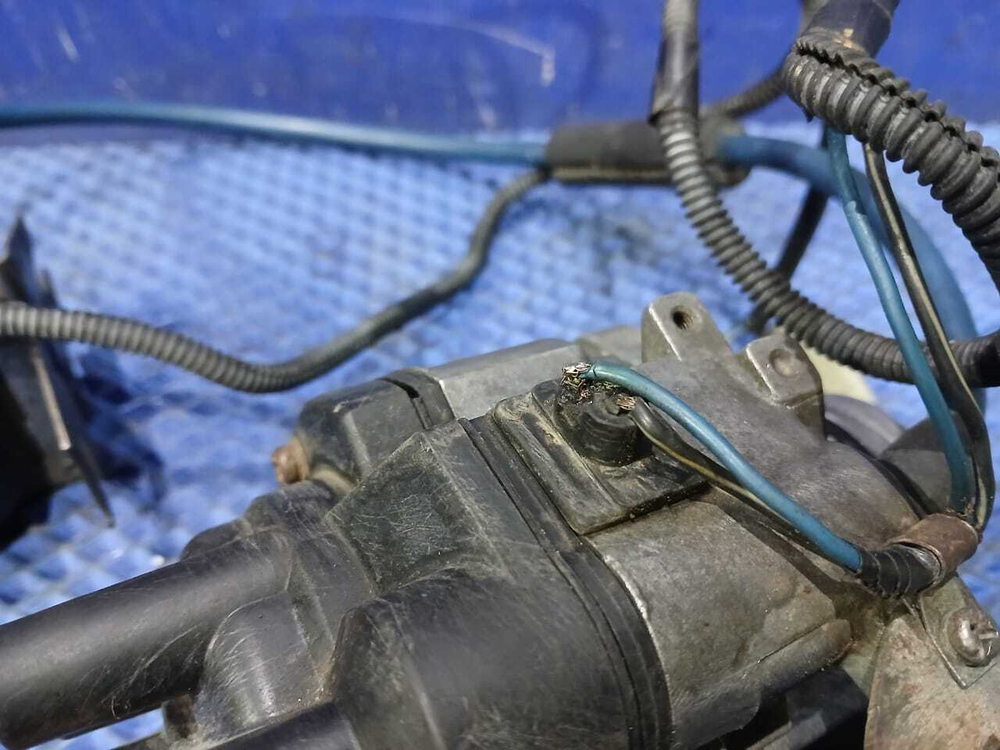 Трамблер MITSUBISHI LIBERO 1999