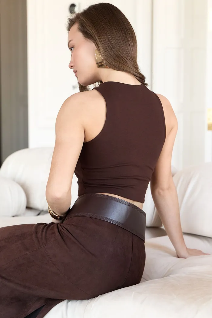 Кроп майка из хлопка шоколадного цвета