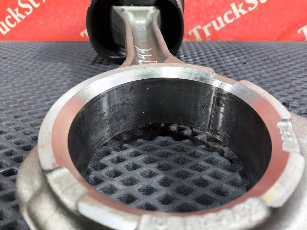 Поршень с шатуном