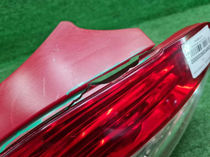 Фонарь правый Peugeot 208 1 (2012-2015)